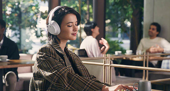  Sony WH-CH720N Wireless Headphones   